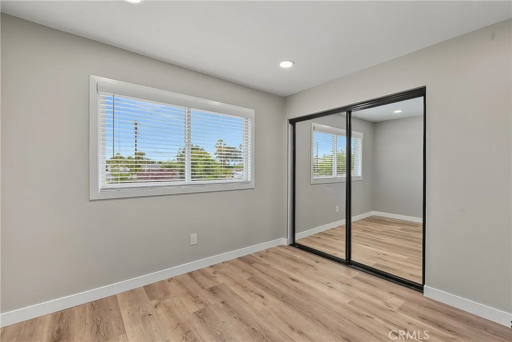 286 W Renwick
