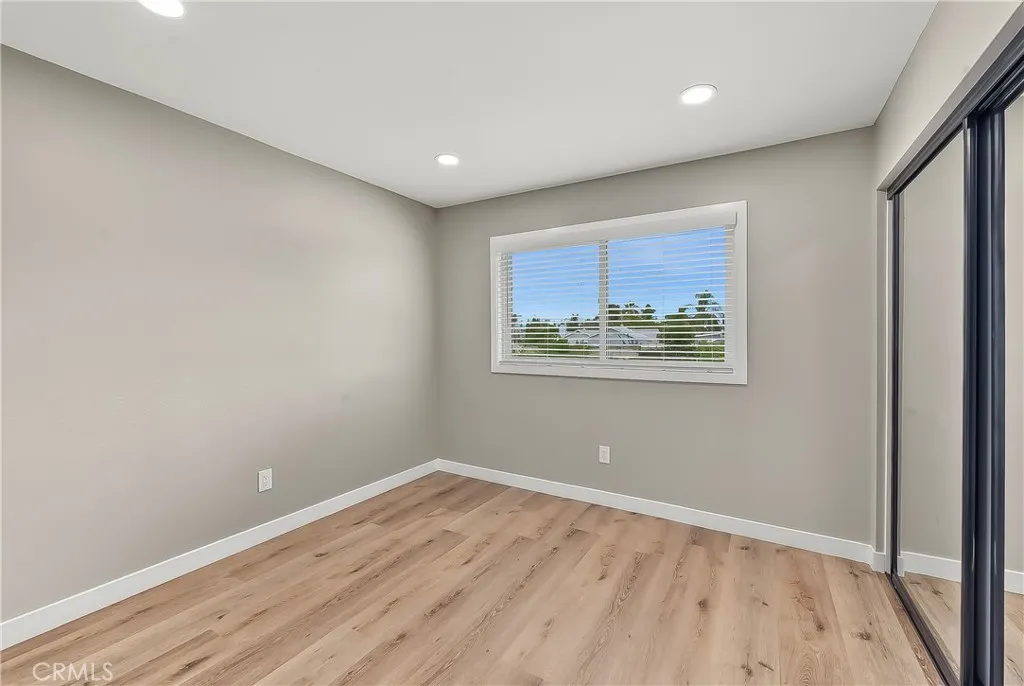286 W Renwick