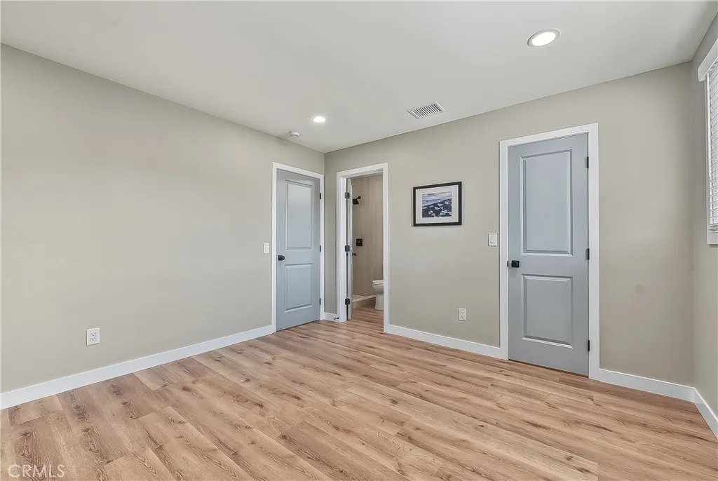 286 W Renwick