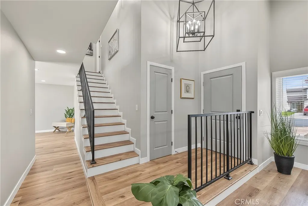 286 W Renwick