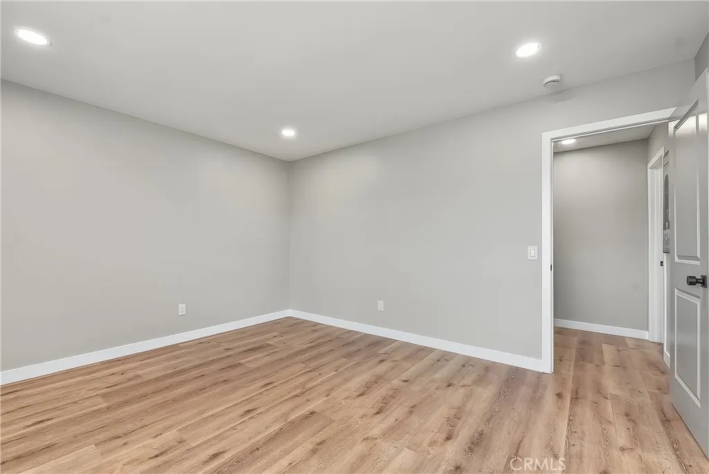 286 W Renwick