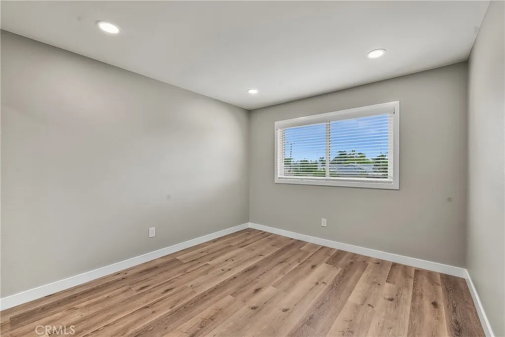 286 W Renwick