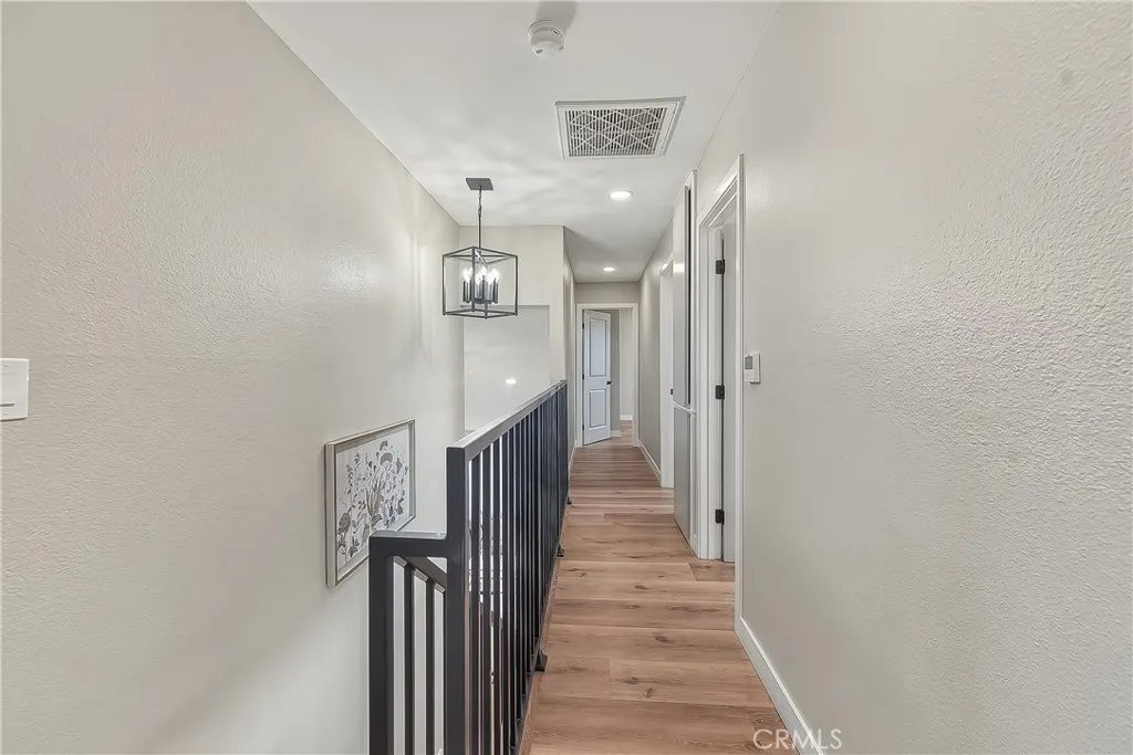 286 W Renwick