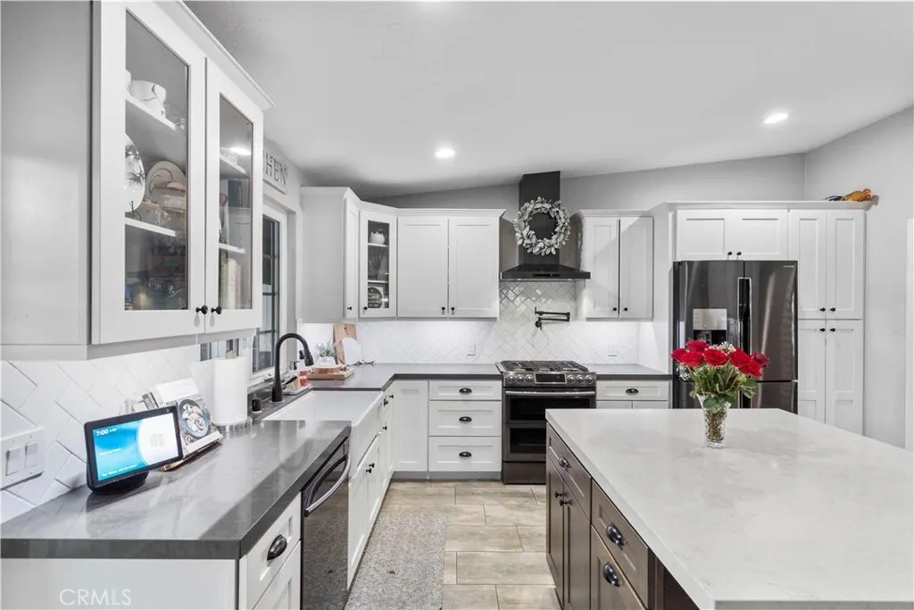 2485 San Mateo Drive