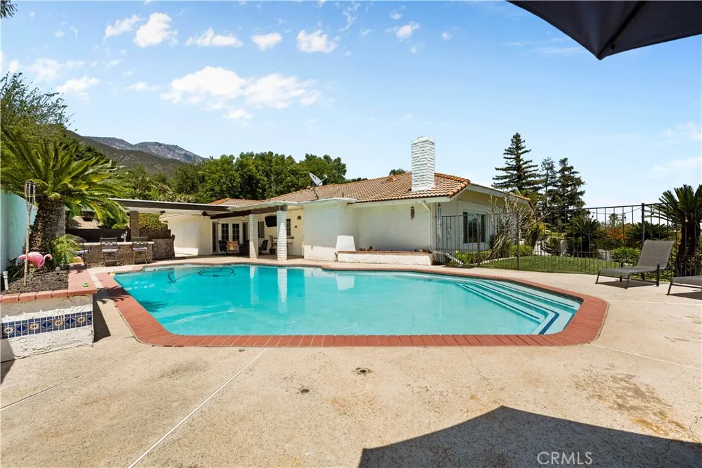 2485 San Mateo Drive