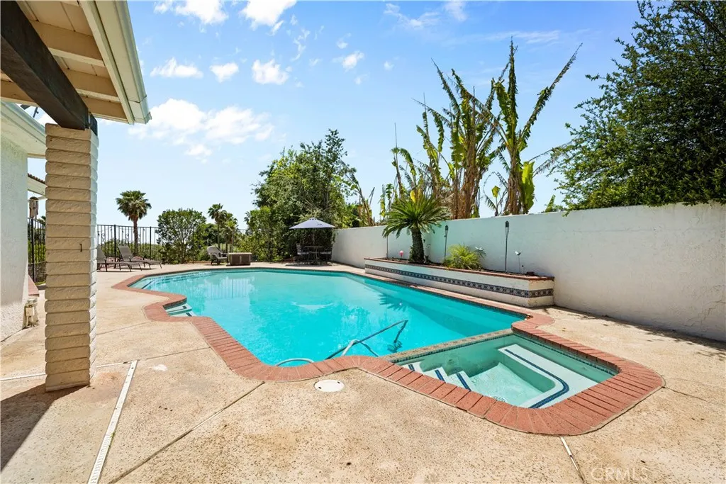 2485 San Mateo Drive