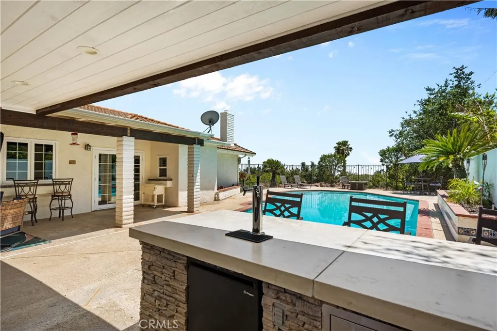 2485 San Mateo Drive