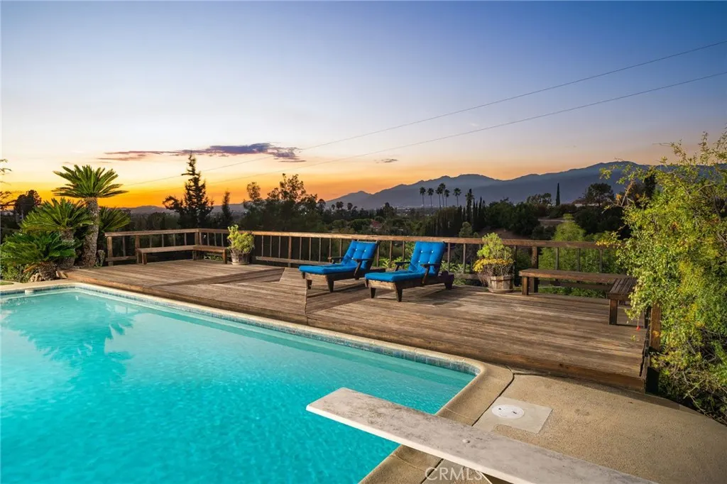 3147 E Los Cerillos Drive