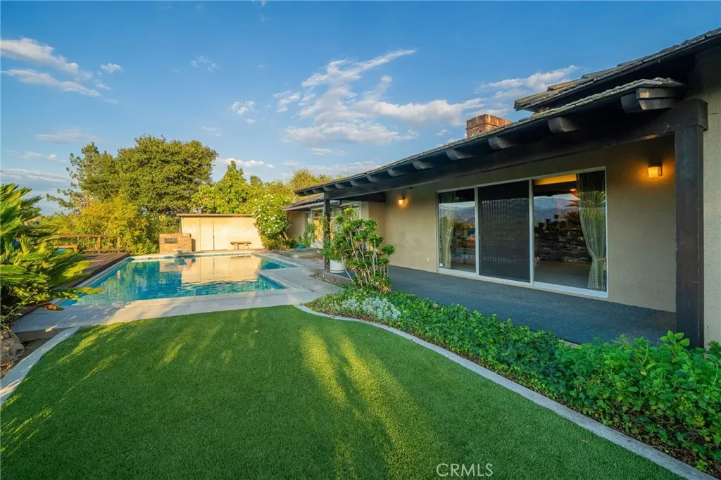 3147 E Los Cerillos Drive