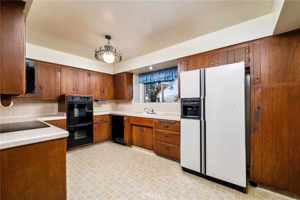 3147 E Los Cerillos Drive