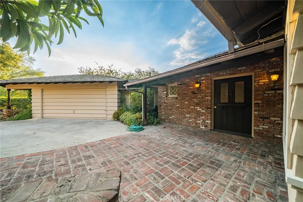 3147 E Los Cerillos Drive