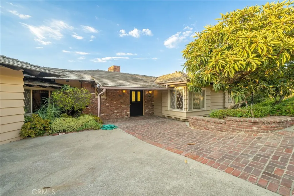 3147 E Los Cerillos Drive