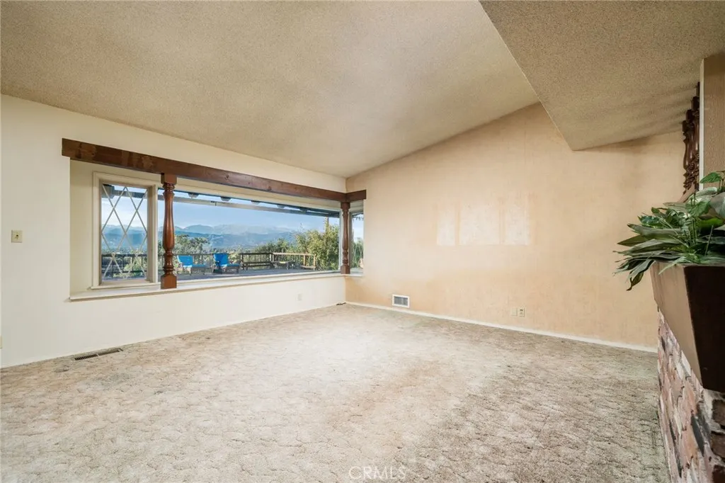 3147 E Los Cerillos Drive