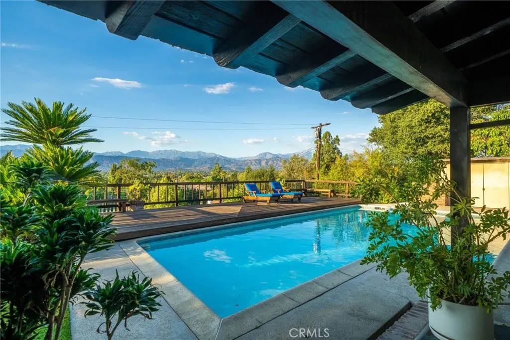 3147 E Los Cerillos Drive