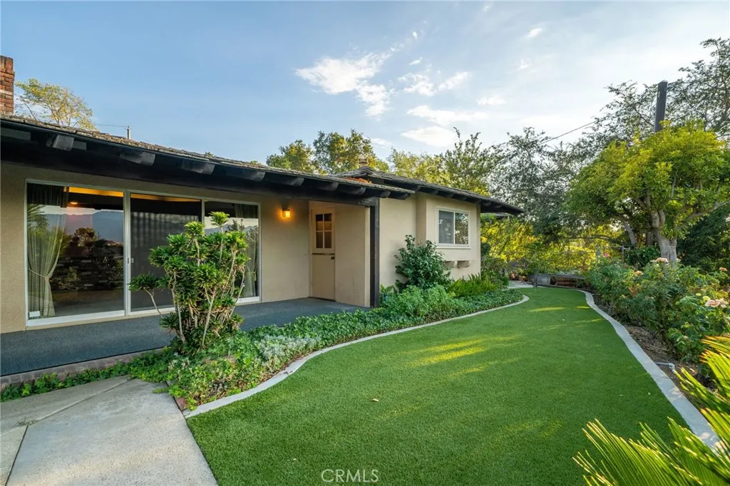 3147 E Los Cerillos Drive