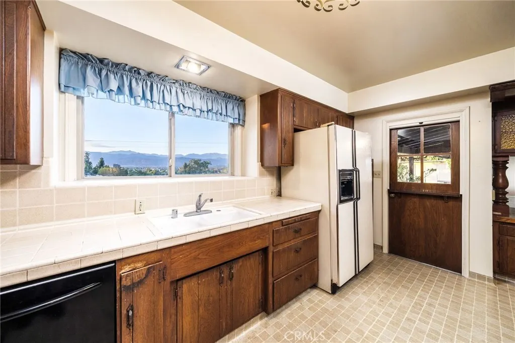 3147 E Los Cerillos Drive