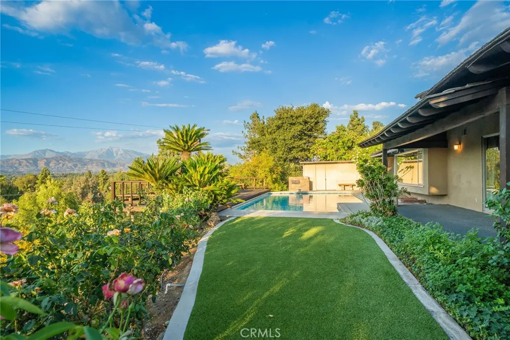 3147 E Los Cerillos Drive