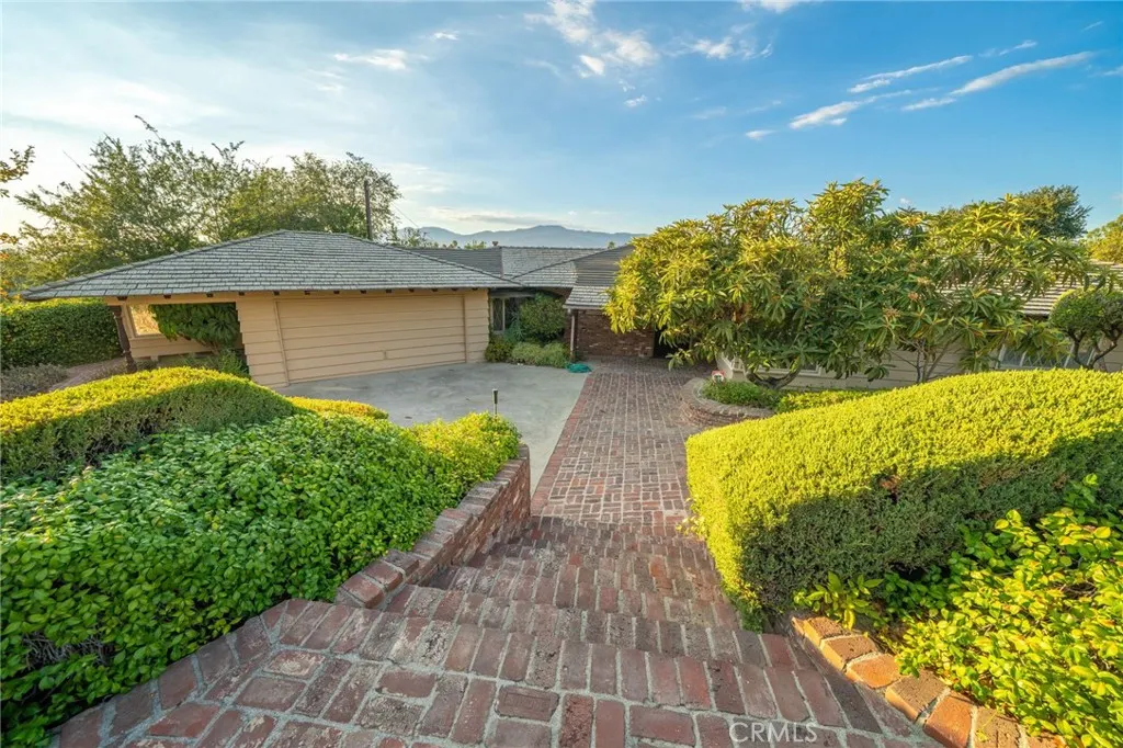 3147 E Los Cerillos Drive