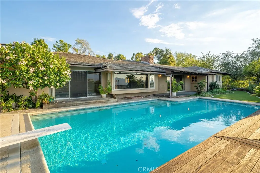 3147 E Los Cerillos Drive