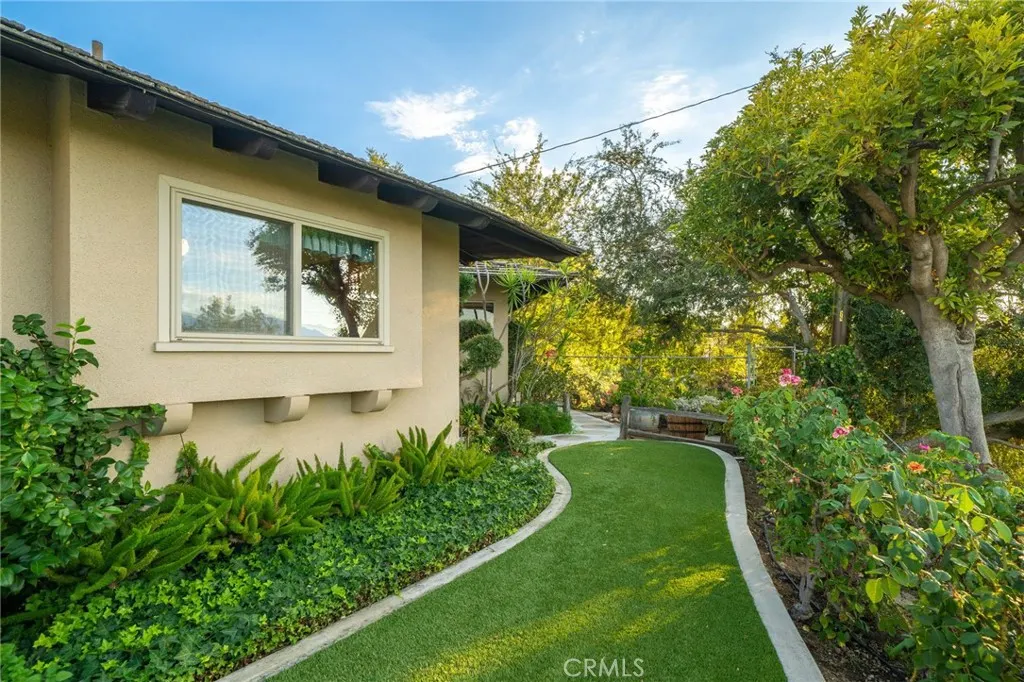 3147 E Los Cerillos Drive