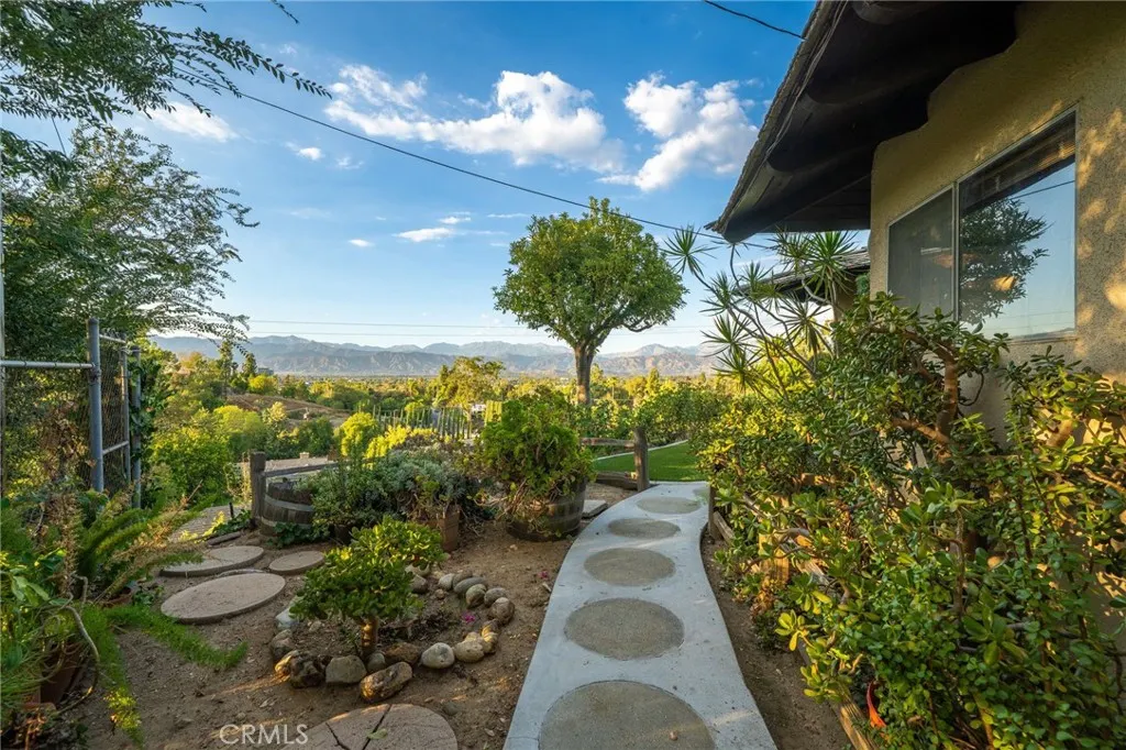 3147 E Los Cerillos Drive
