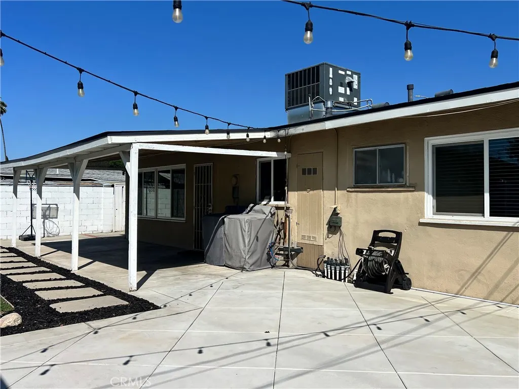 16708 E Bellbrook