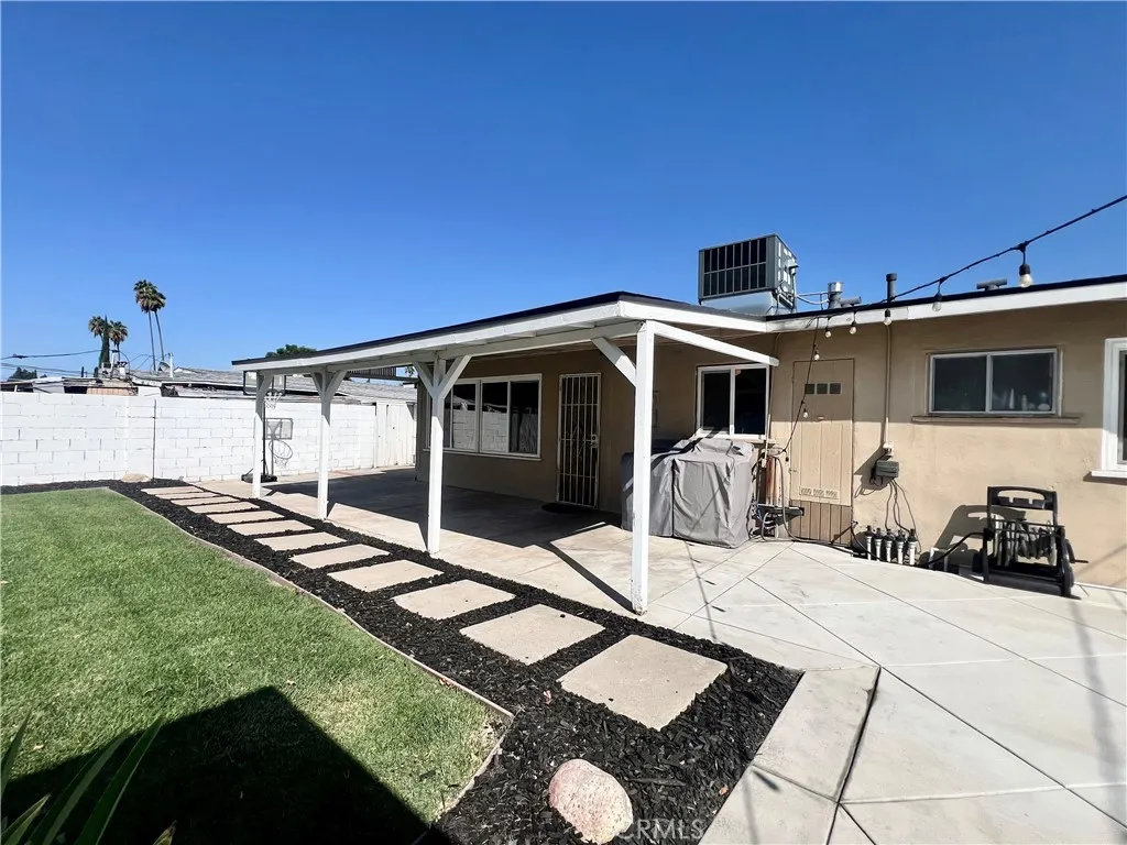 16708 E Bellbrook