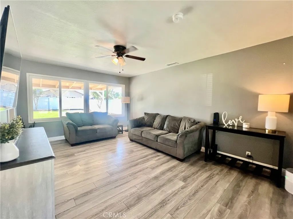 16708 E Bellbrook