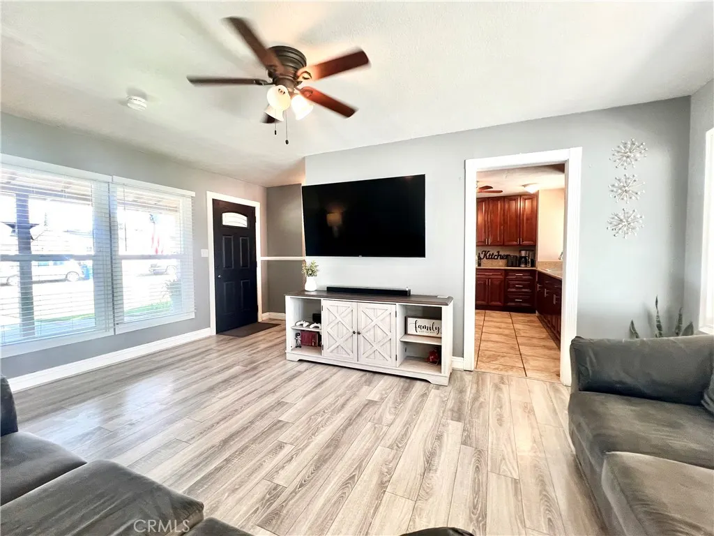16708 E Bellbrook