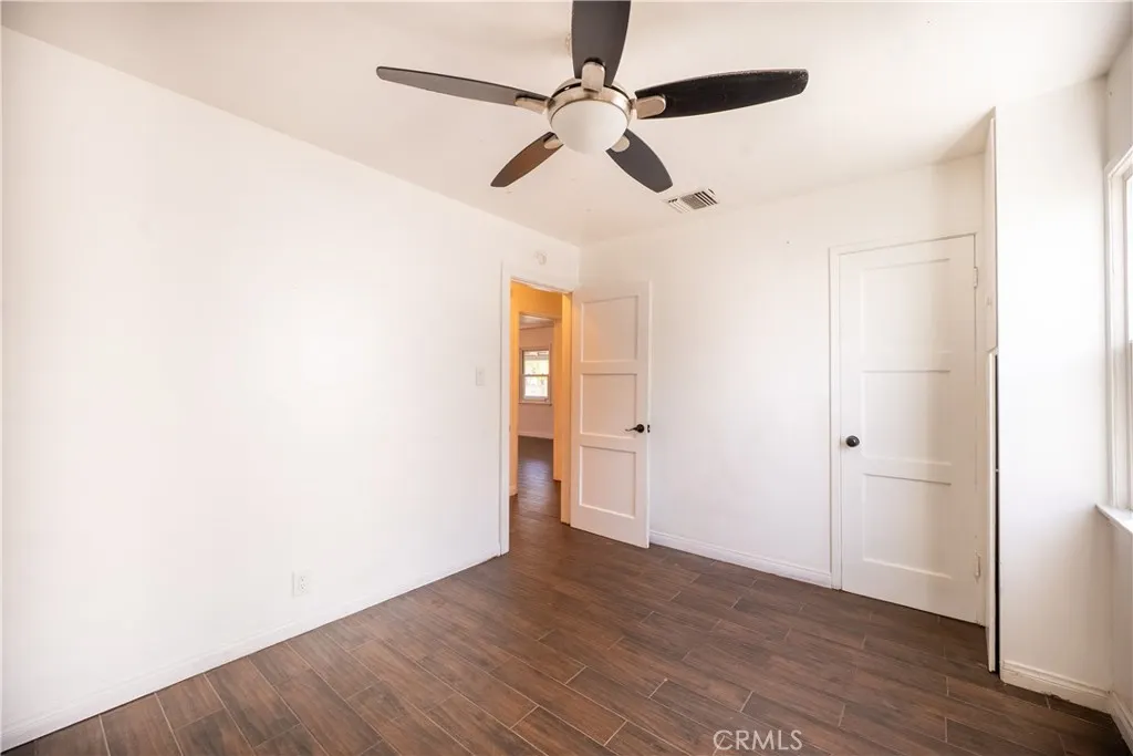 939 N Orange