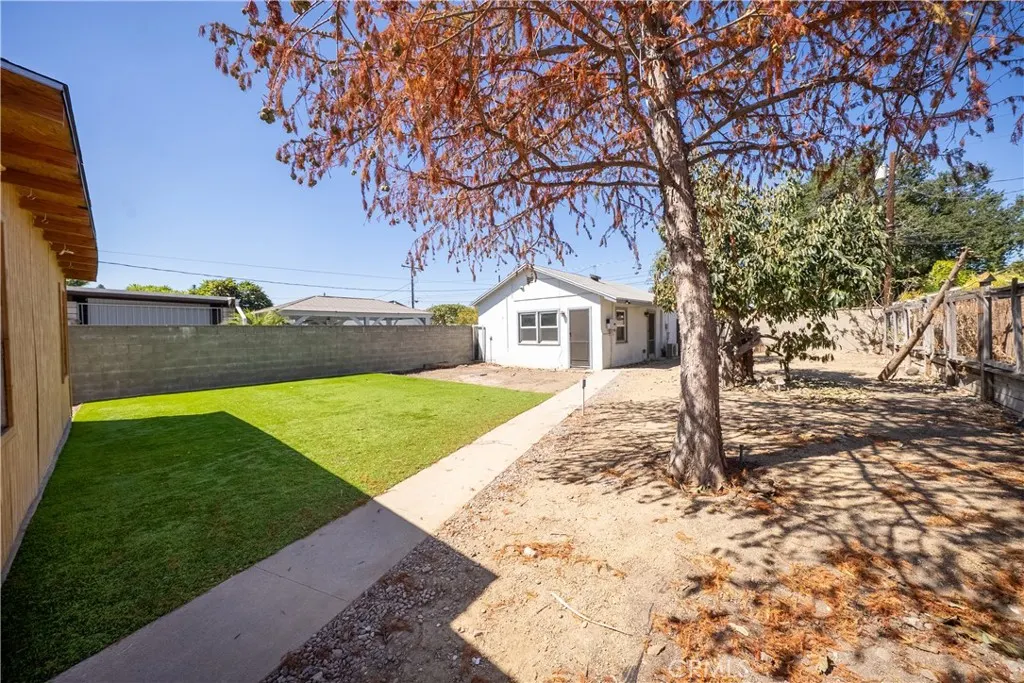 939 N Orange