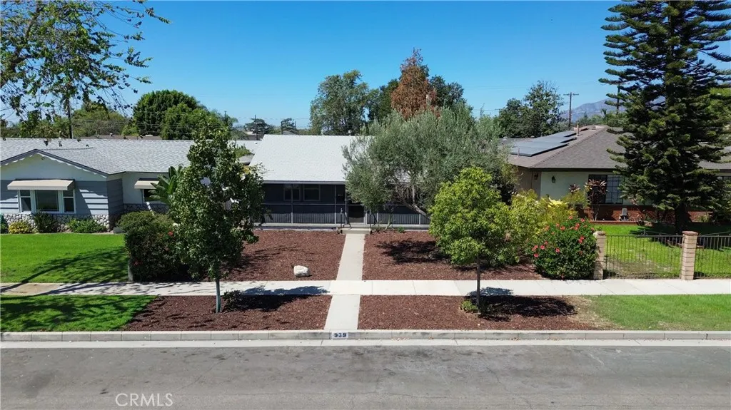 939 N Orange