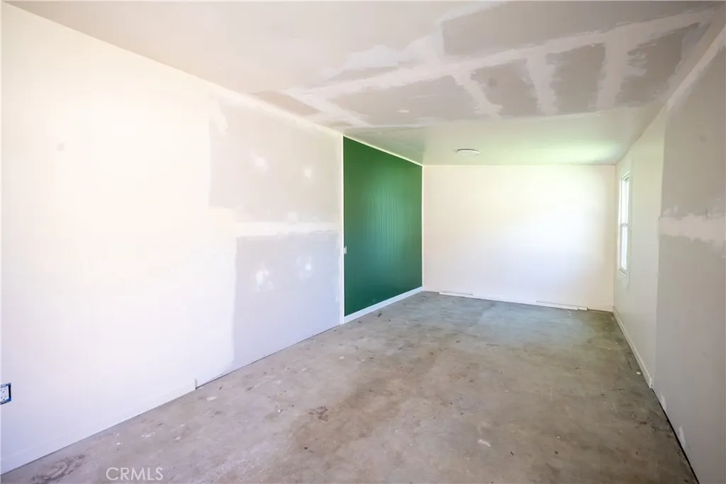 939 N Orange