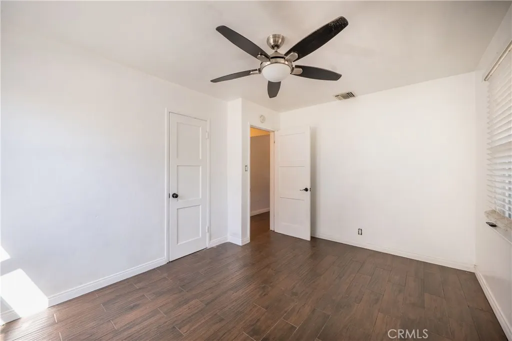 939 N Orange