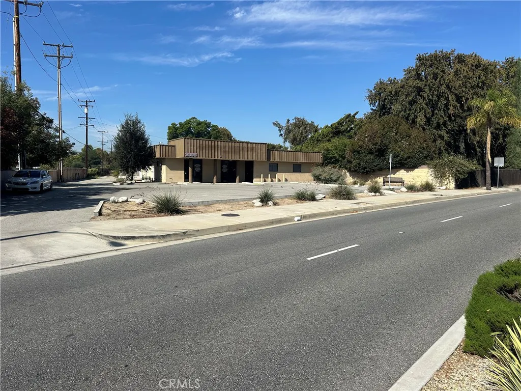2005 N Garey N