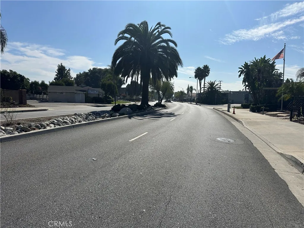 2005 N Garey N