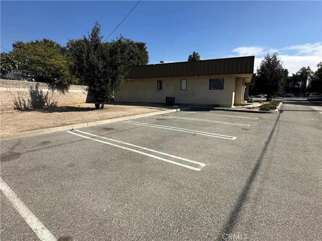 2005 N Garey N
