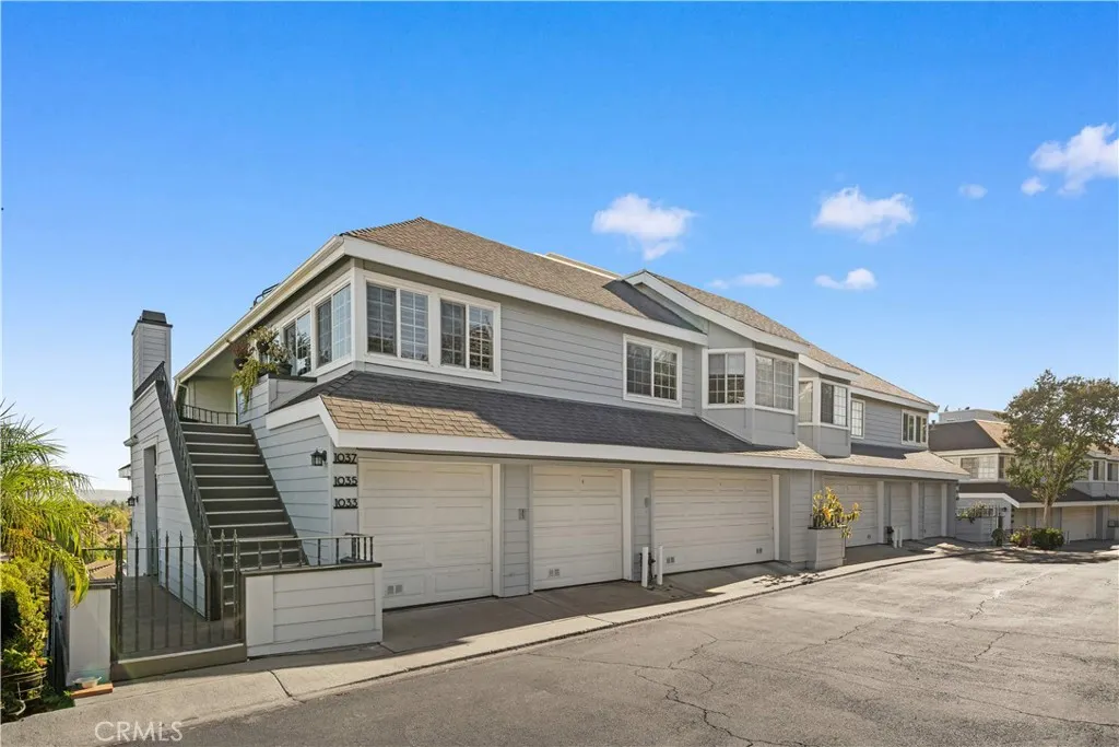 1033 Lakeview