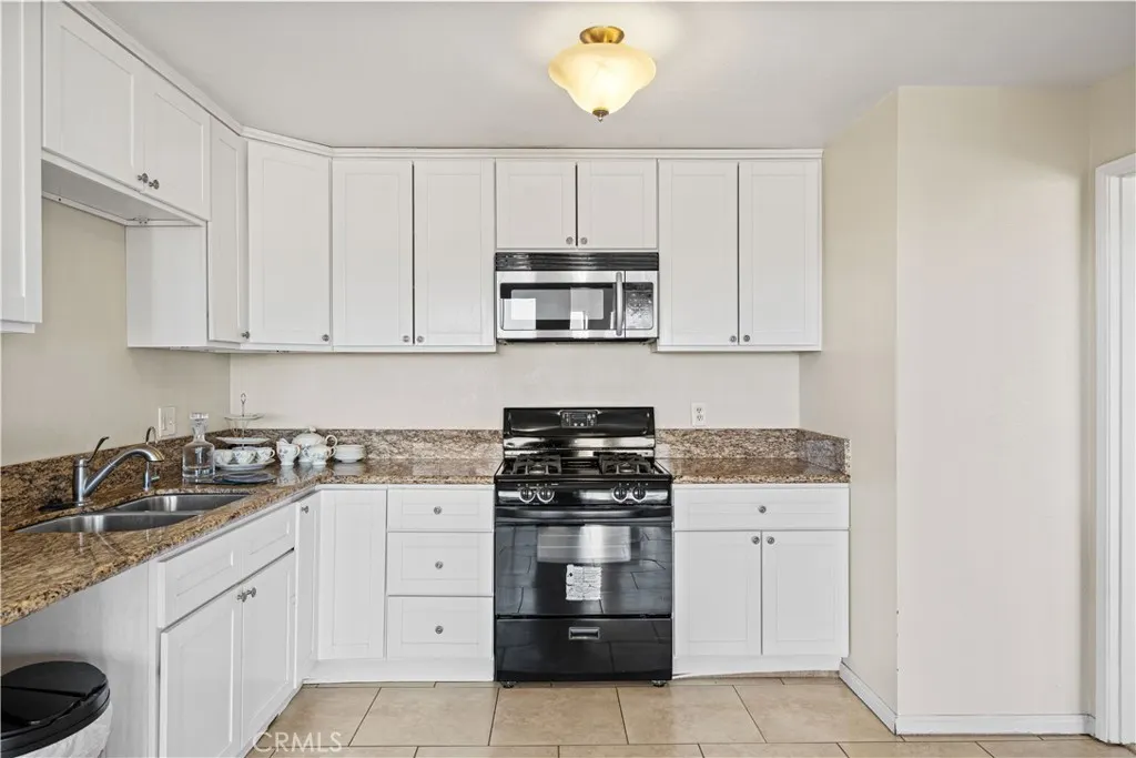 1033 Lakeview