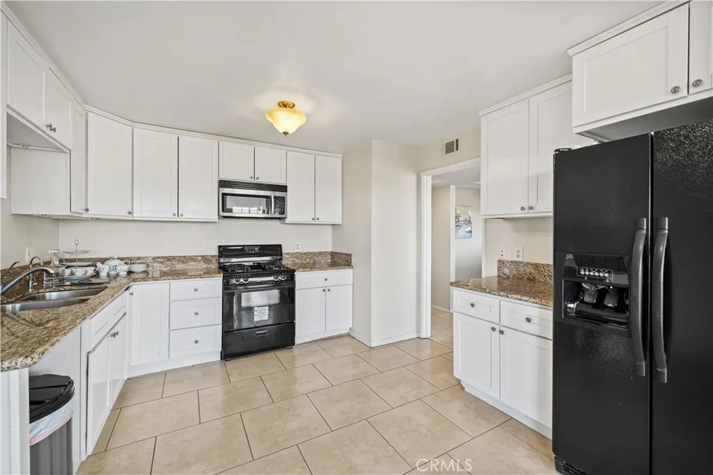 1033 Lakeview