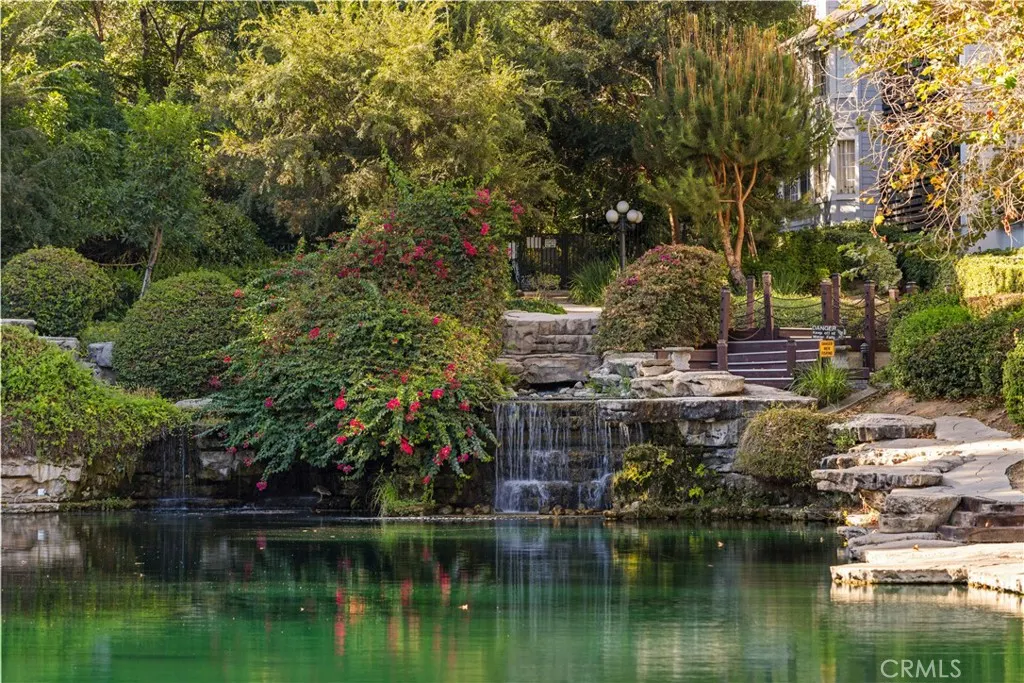 1033 Lakeview