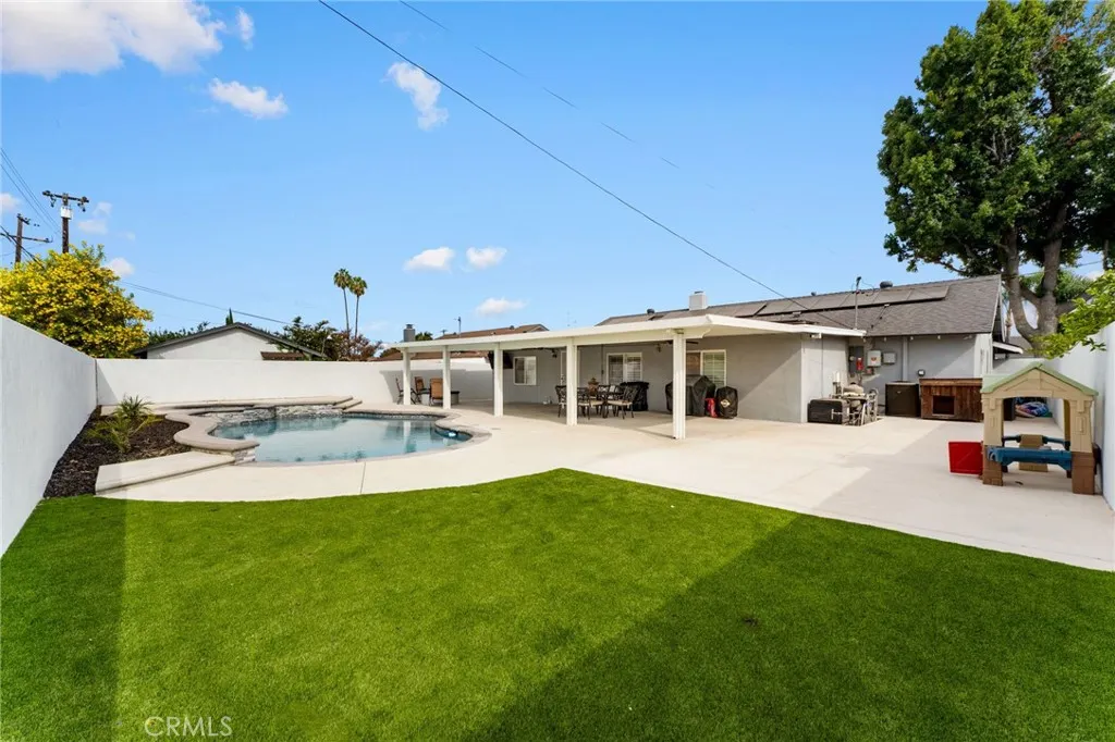 5019 Roosevelt