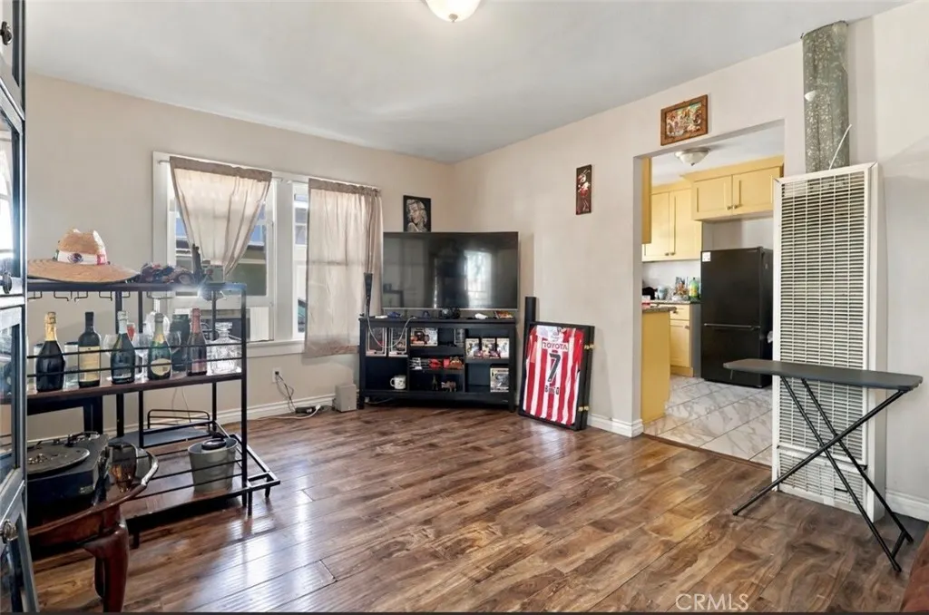 936 N Laurel