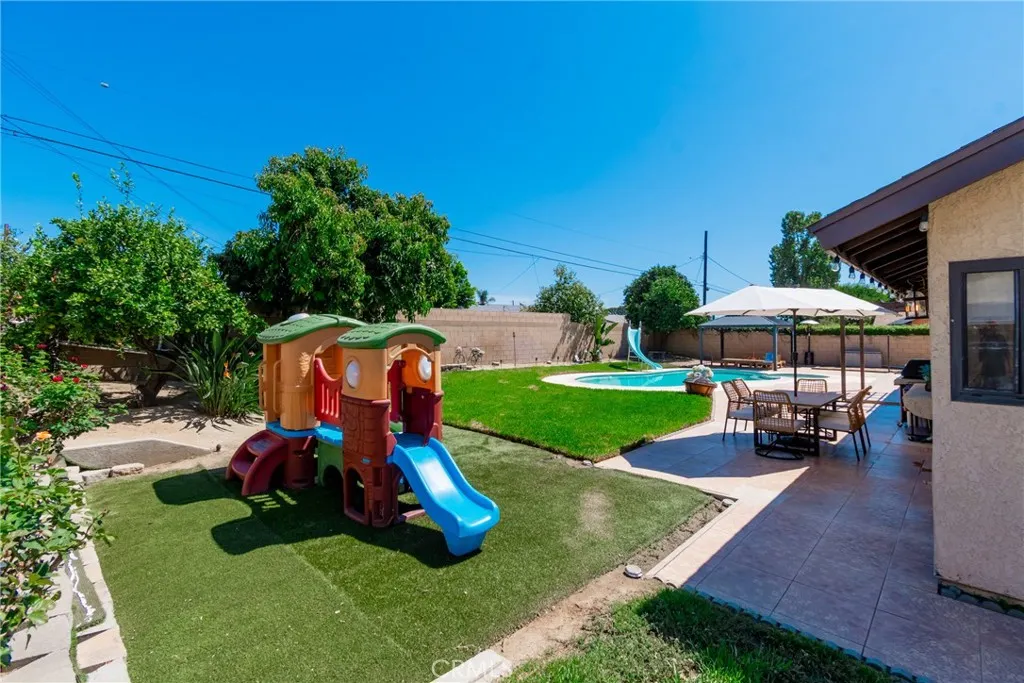 11159 Carriage Avenue