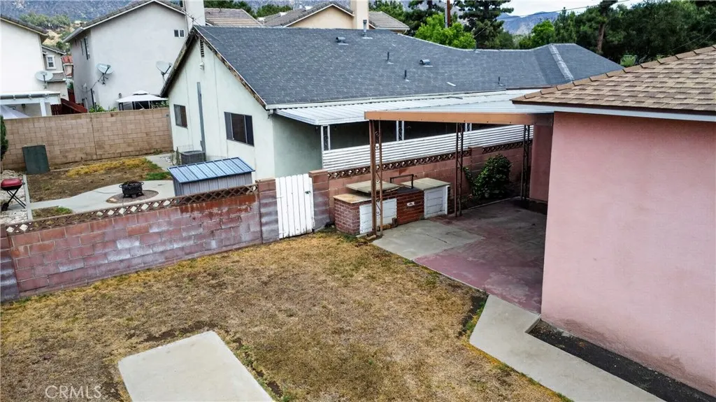 1437 Santo Domingo Avenue