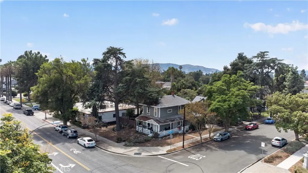 1195 N Park