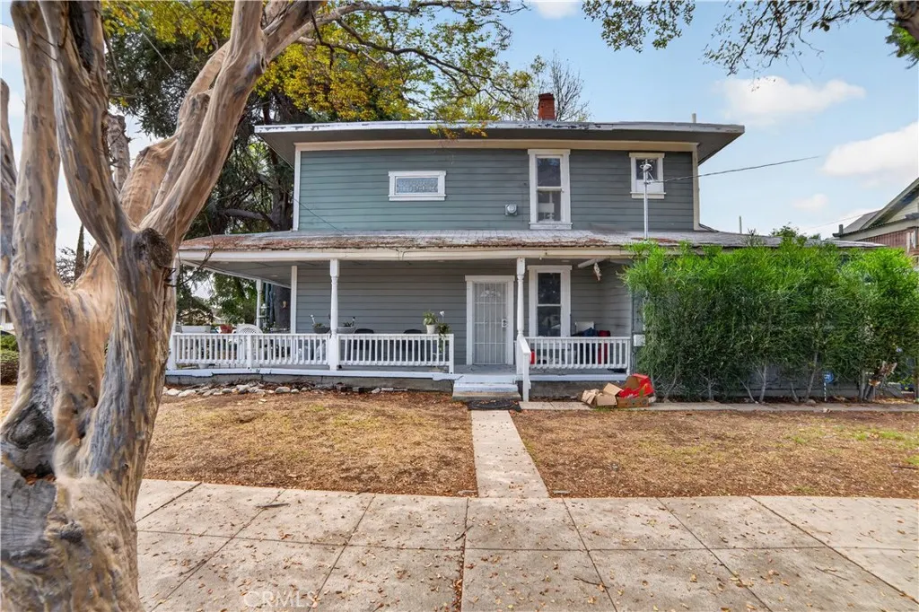 1195 N Park