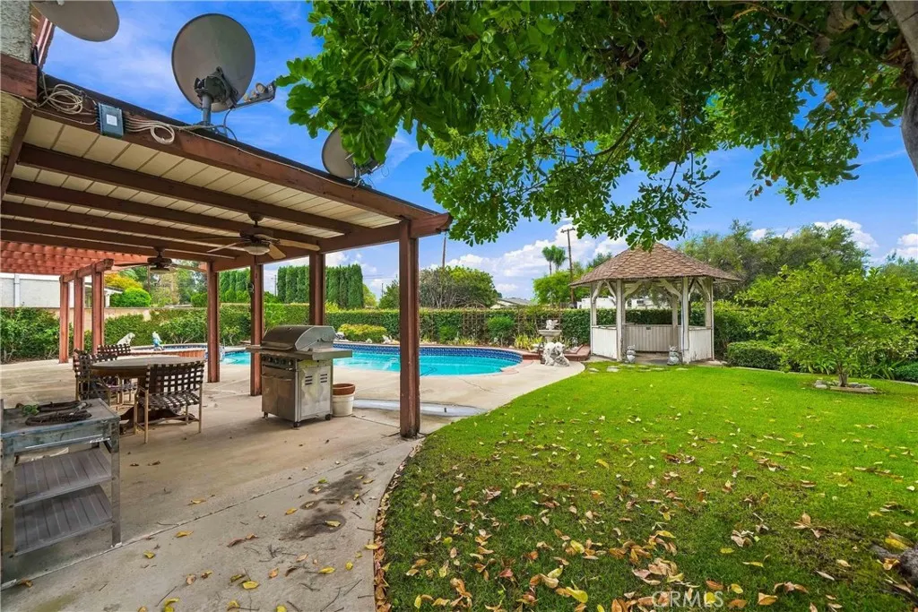 530 E Payson