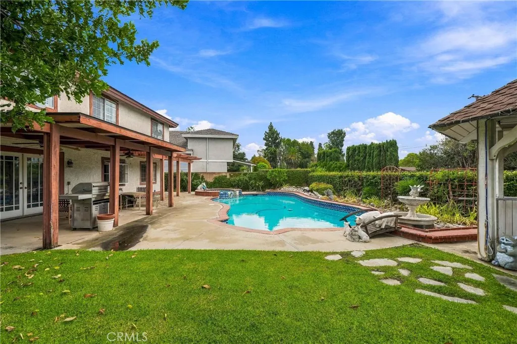 530 E Payson