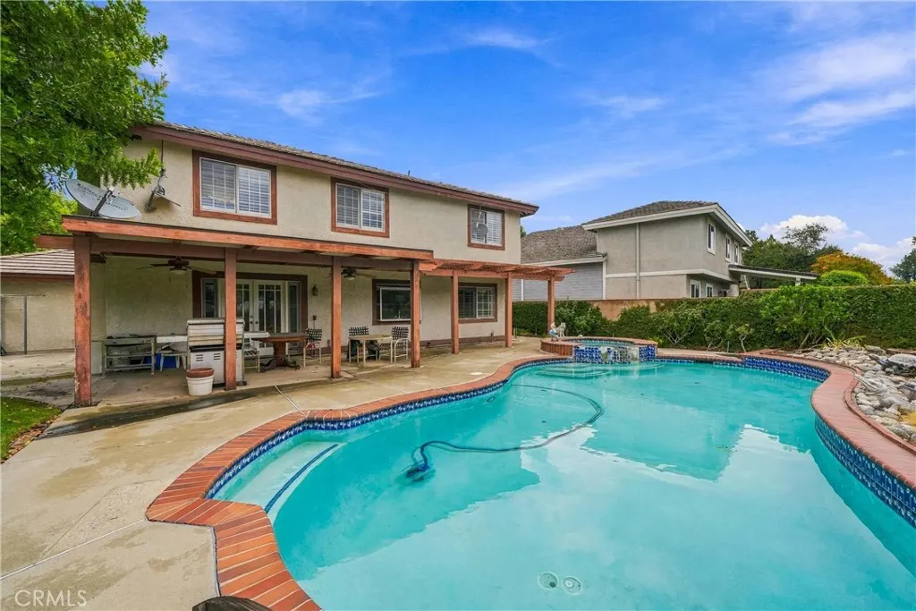 530 E Payson
